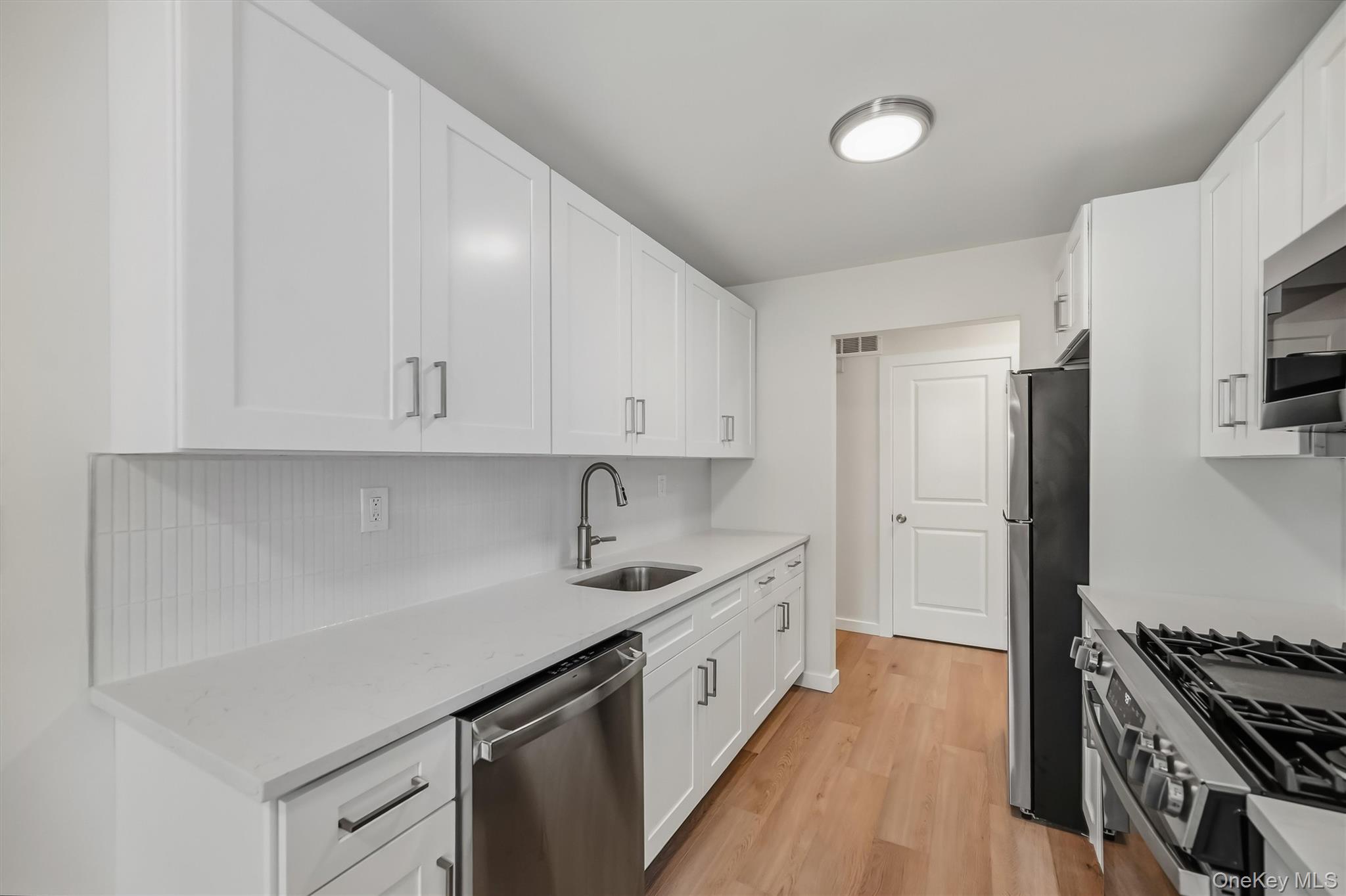100 Hillside Drive Unit: B10