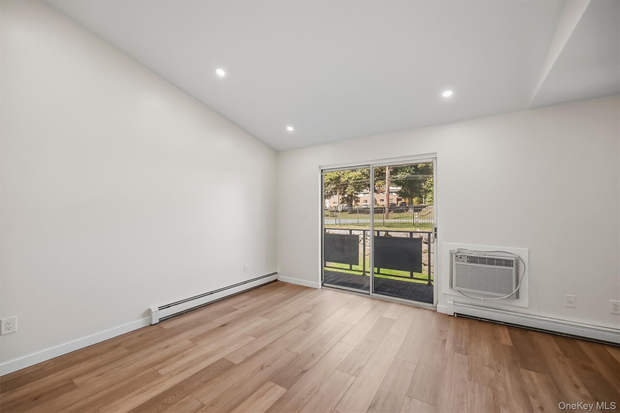 100 Hillside Drive Unit: B10