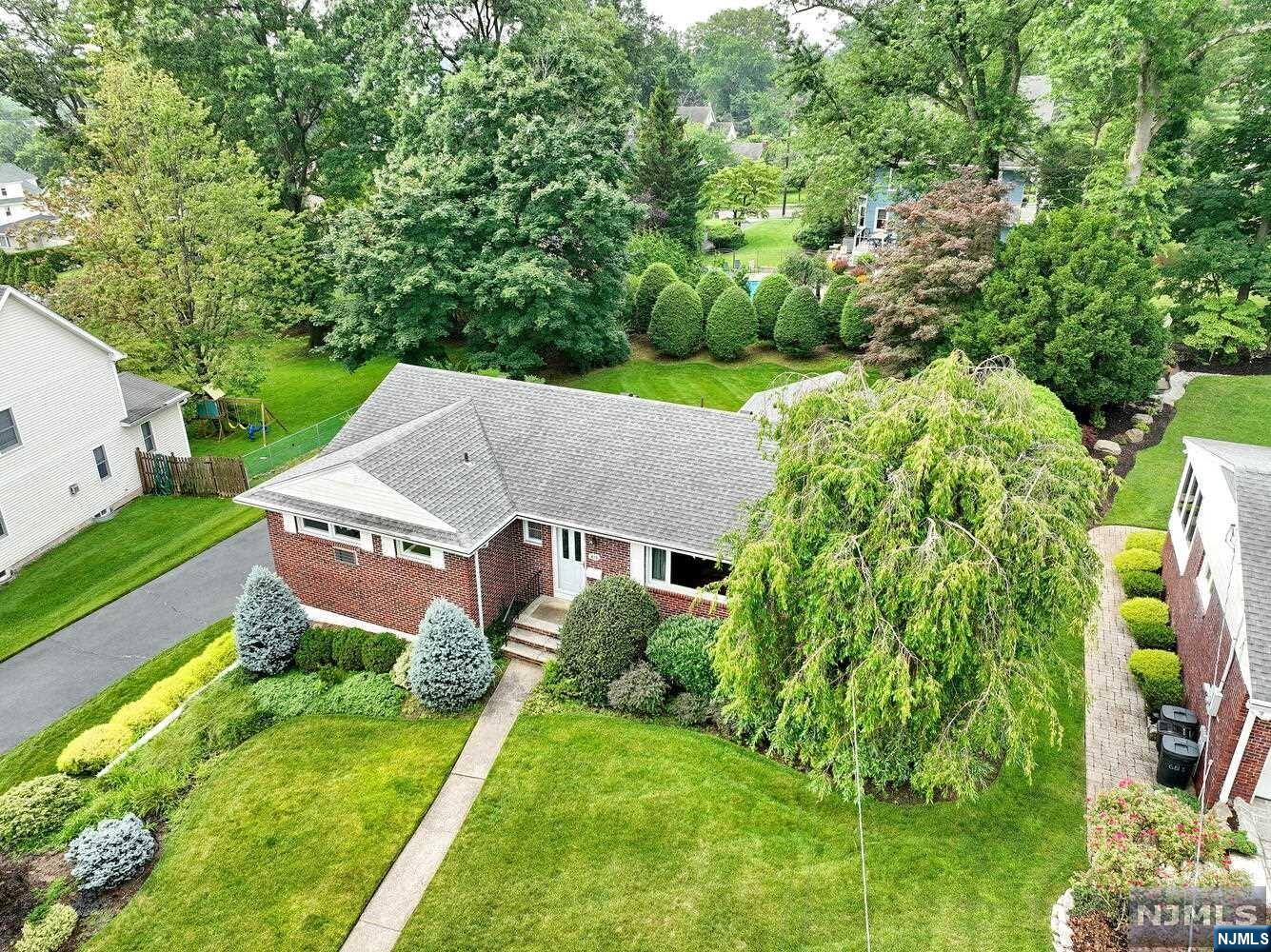 673 Oakley Place