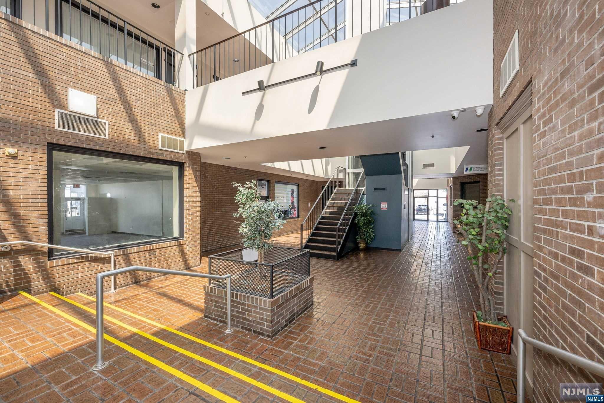 125 Washington Avenue Unit: 4