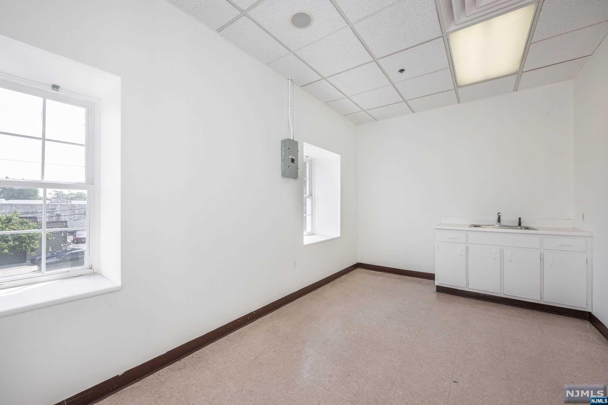 125 Washington Avenue Unit: 4