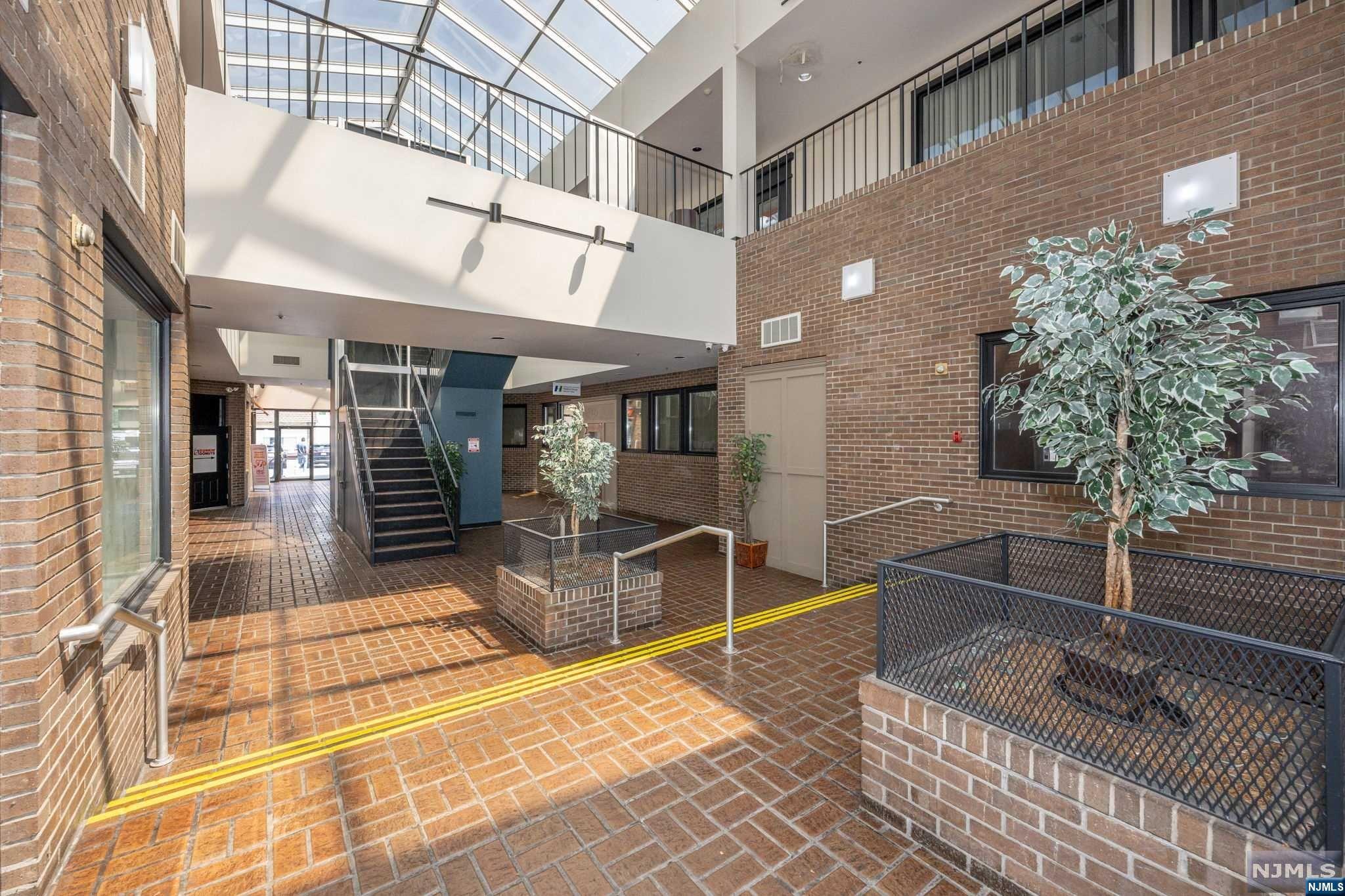 125 Washington Avenue Unit: 4