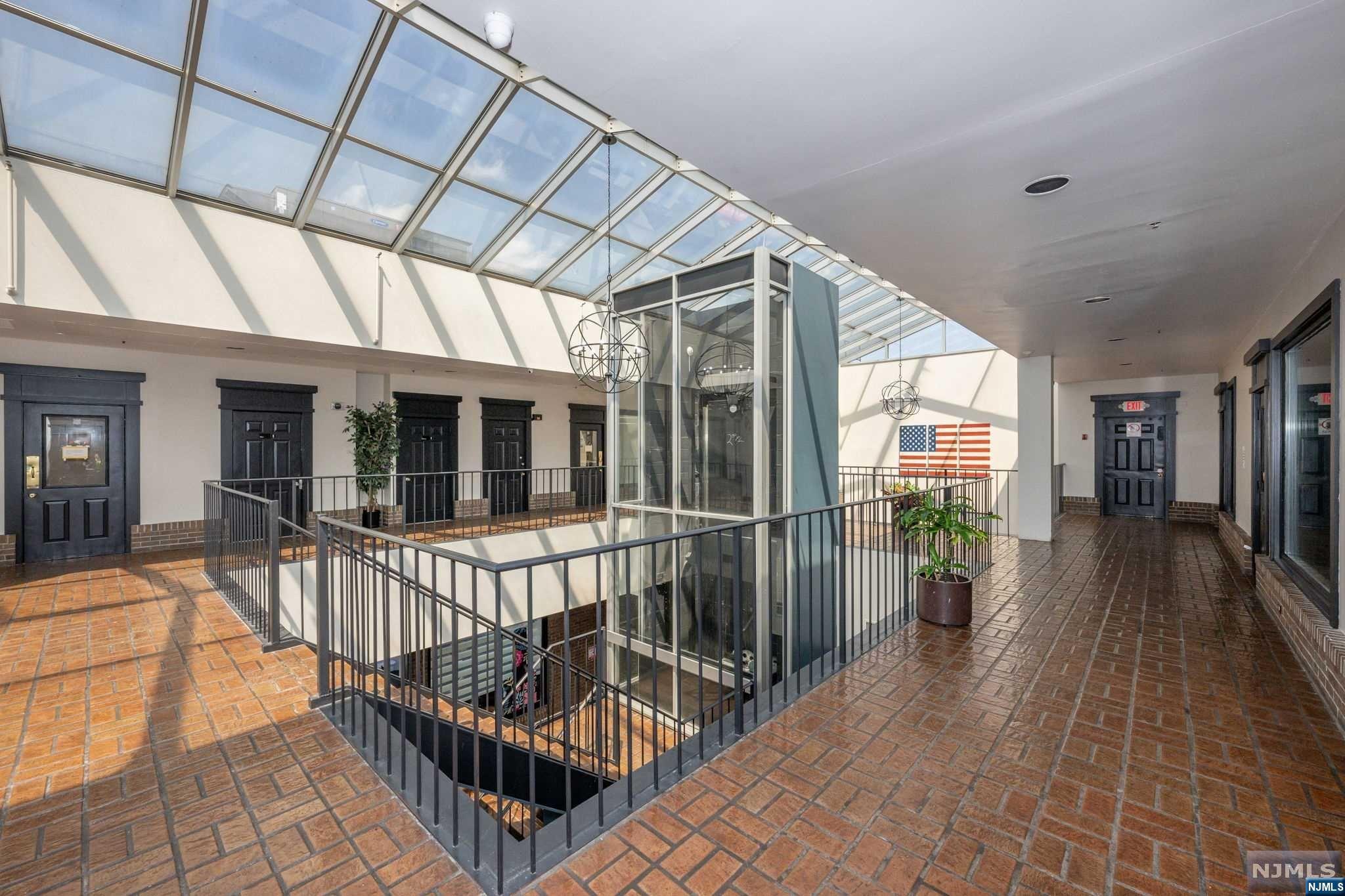 125 Washington Avenue Unit: 4