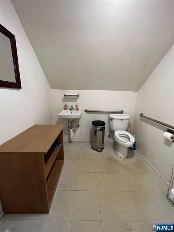 40 Tillman Street Unit: 2nd FLOOR