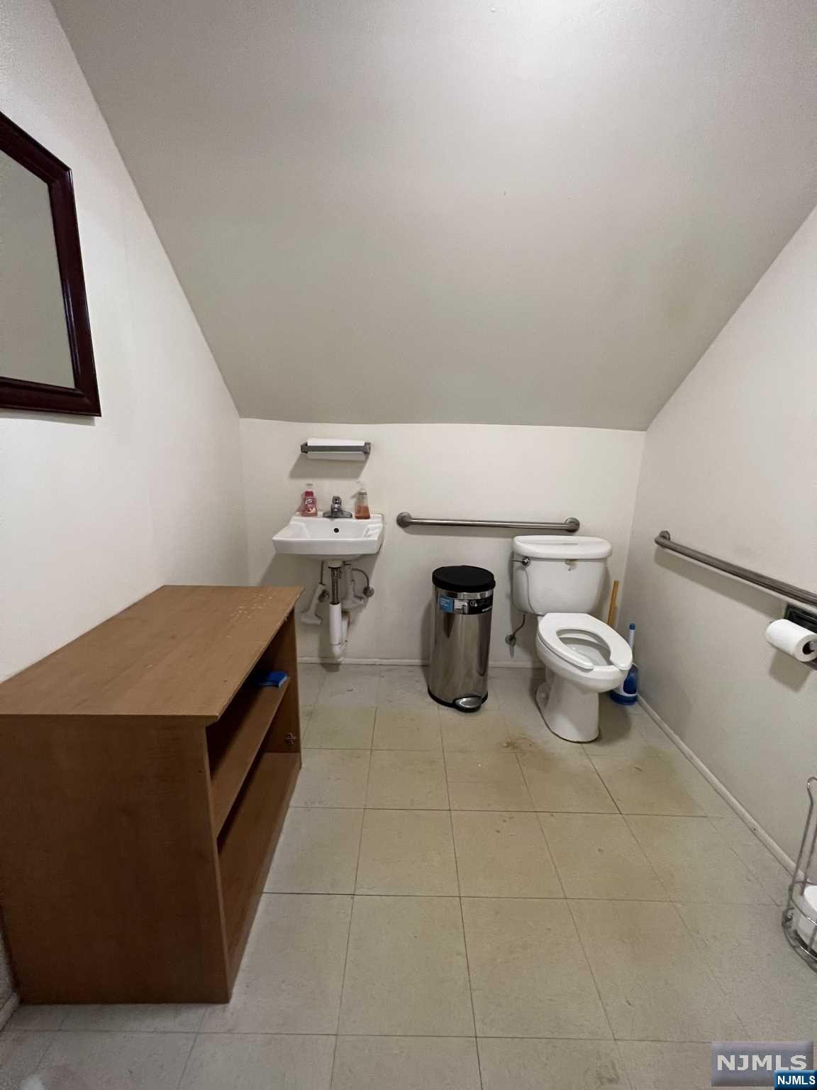 40 Tillman Street Unit: 2nd FLOOR