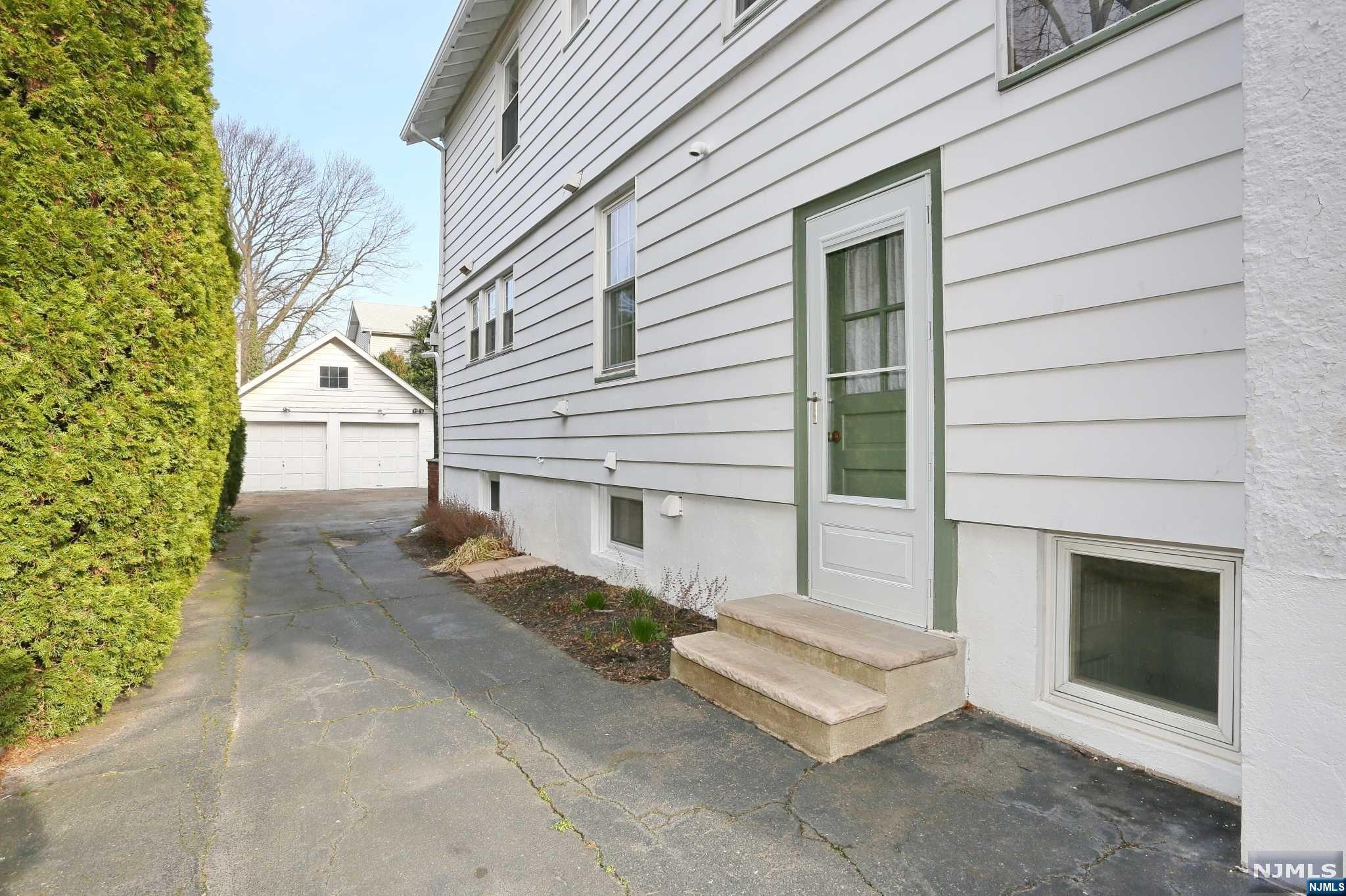 128 Glenwood Avenue