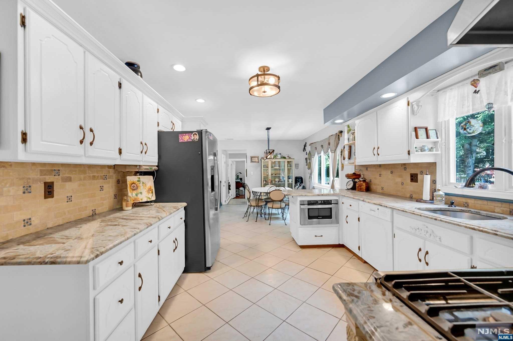 2 Dena Court