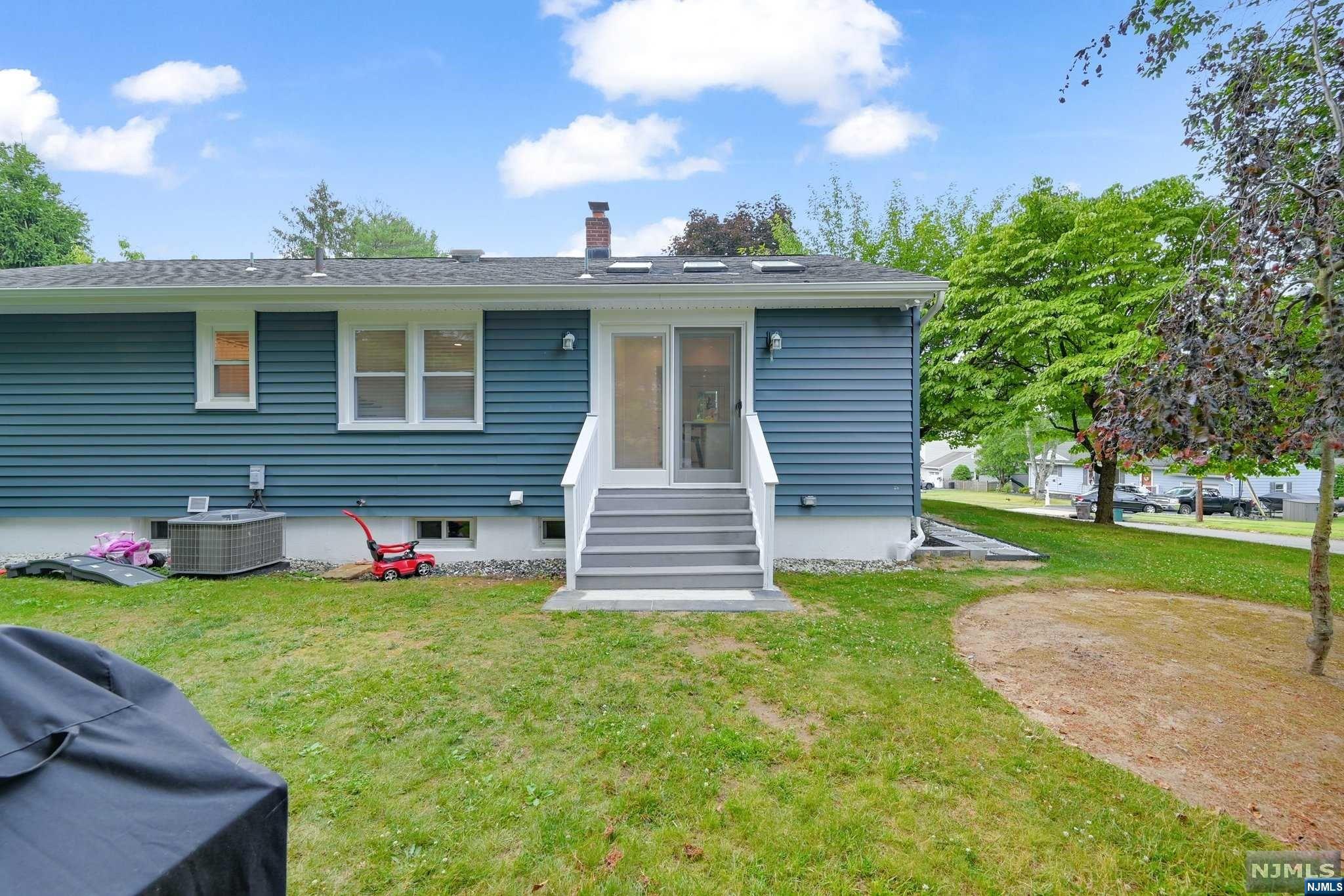 16 Harding Court