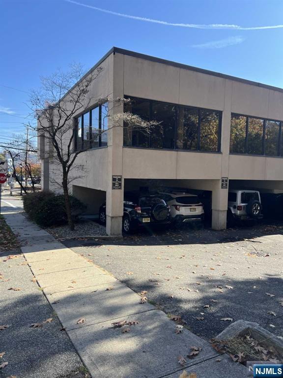 24 W Plaza 2 Rear