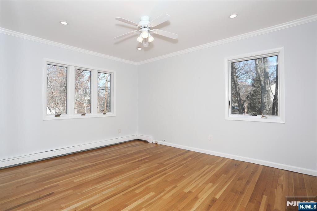 945 Woodland