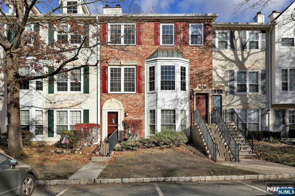 271 Larch Lane