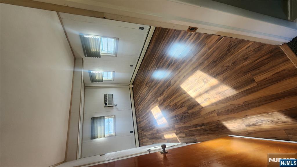 258 Everett Apt 1