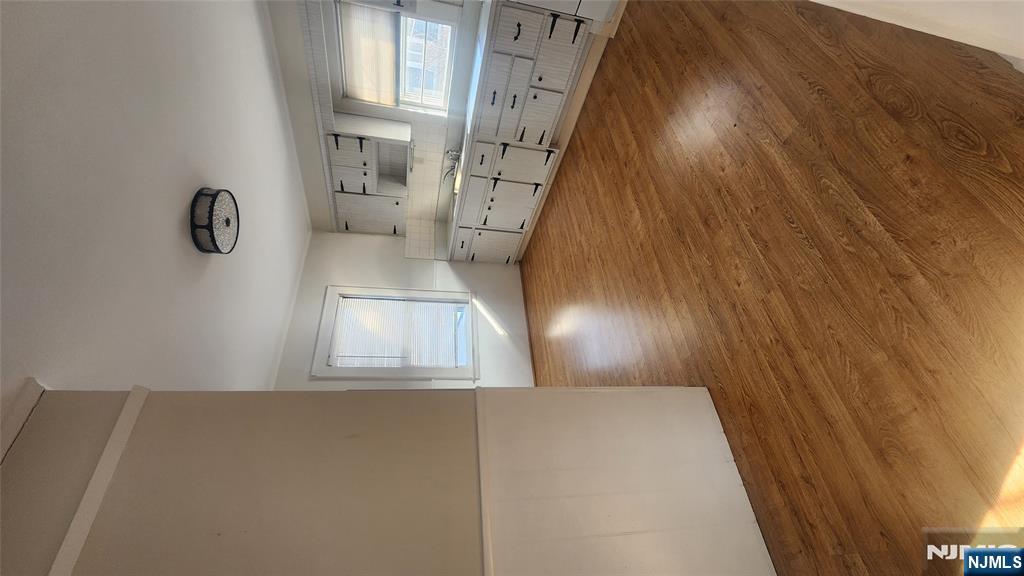 258 Everett Apt 1