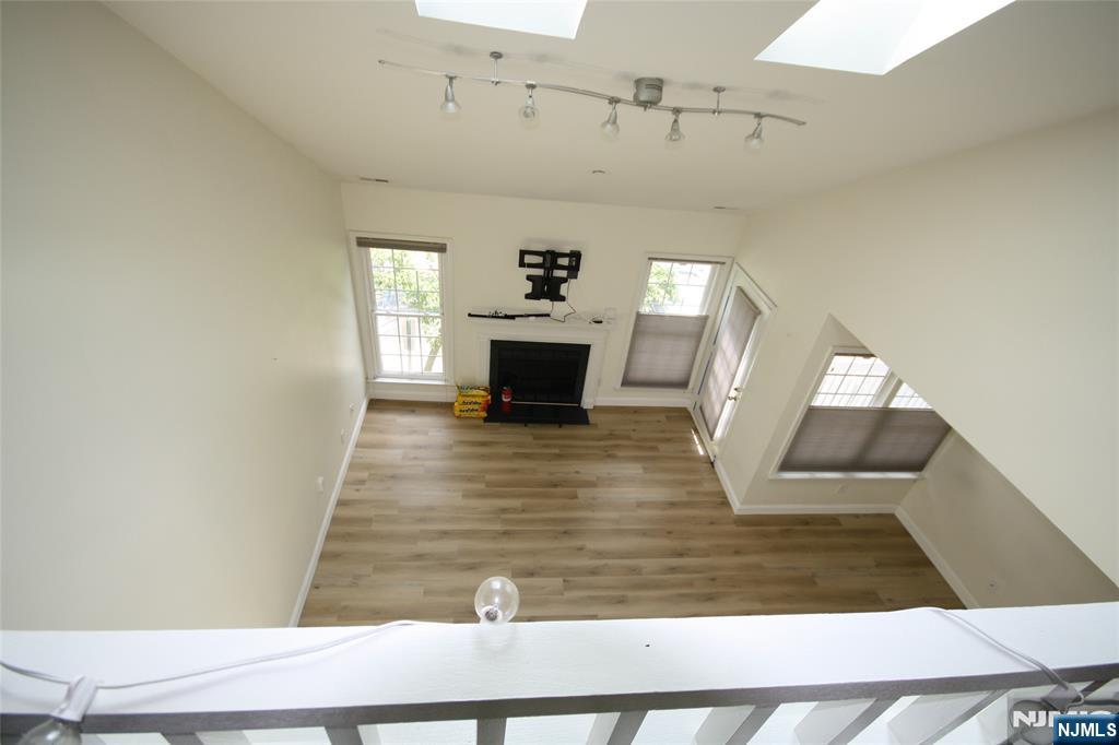 30 Cliff Drive