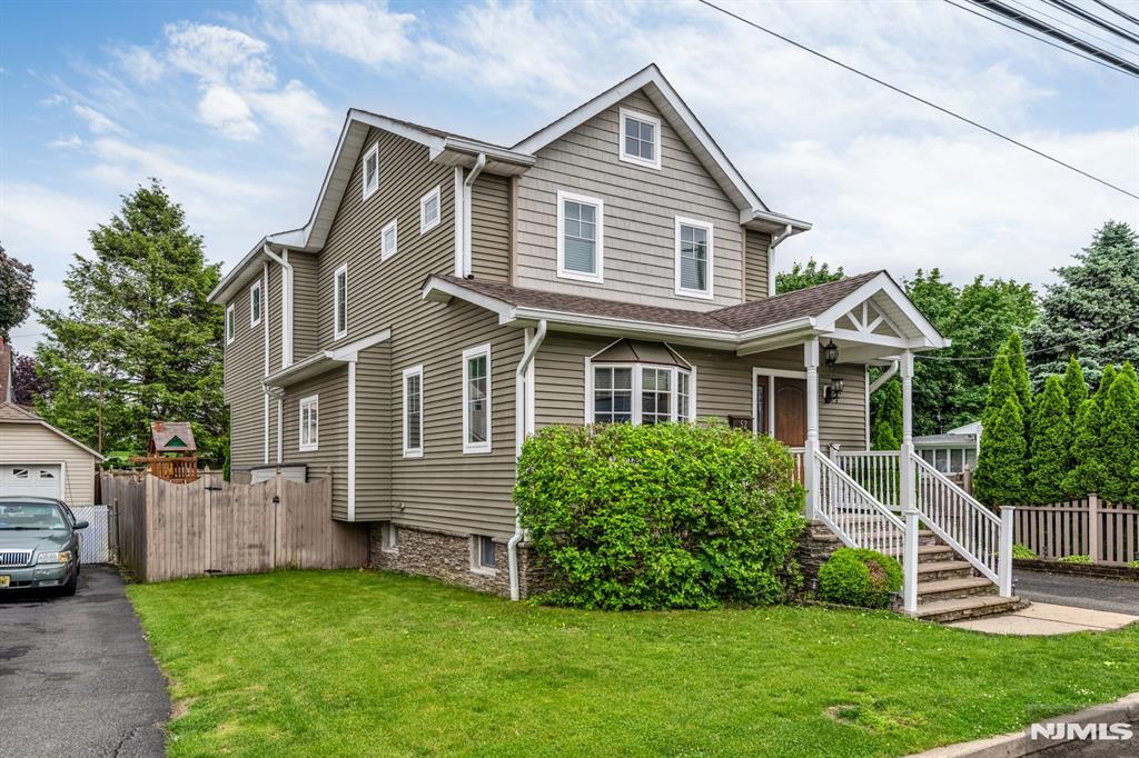 52 Woodward Street