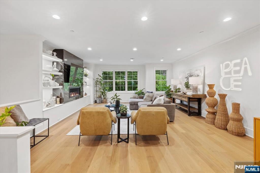110 Mason Court 2H