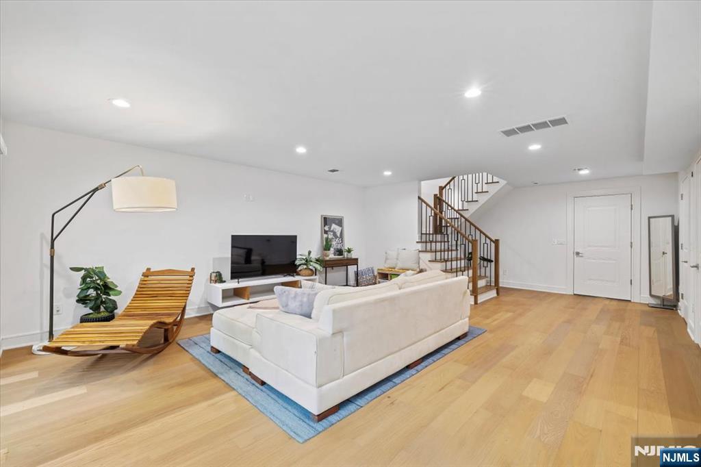 110 Mason Court 2H