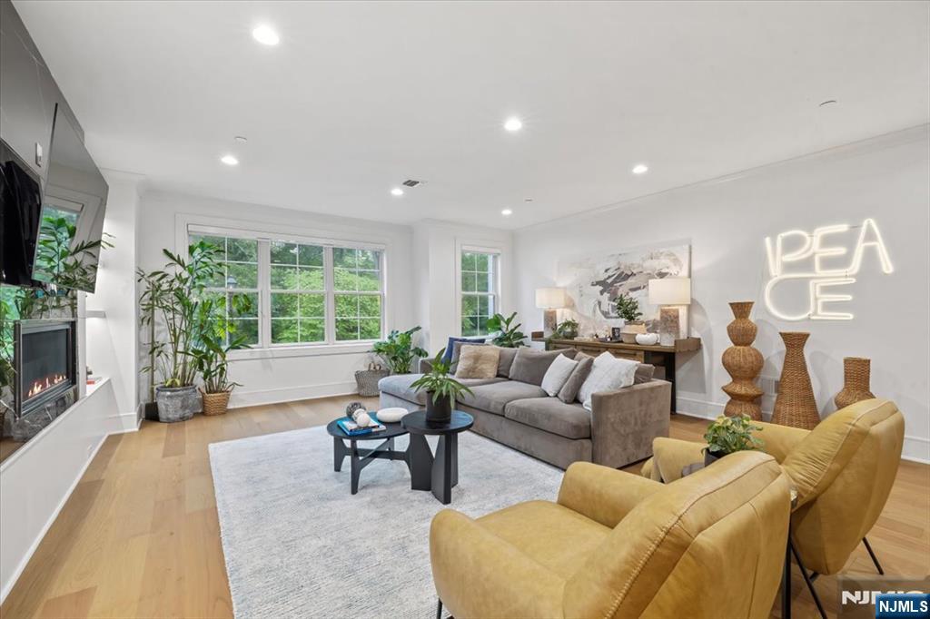 110 Mason Court 2H