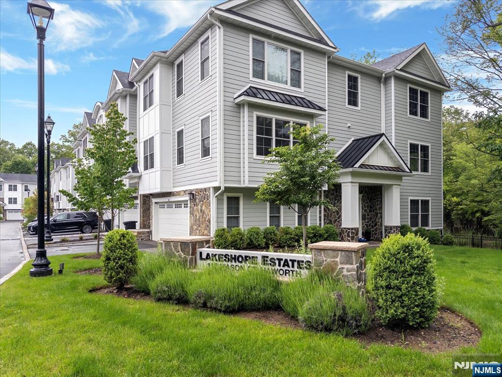 110 Mason Court 2H