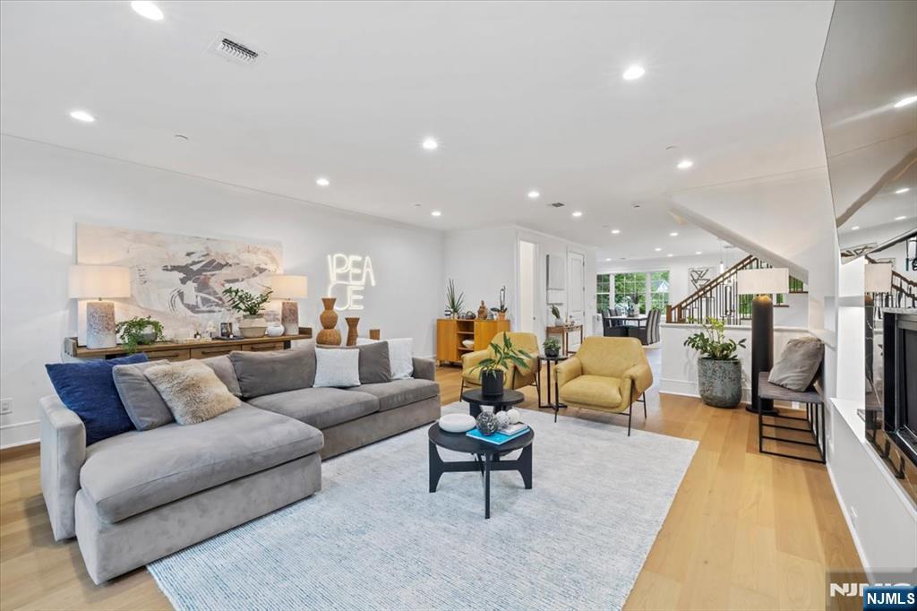 110 Mason Court 2H