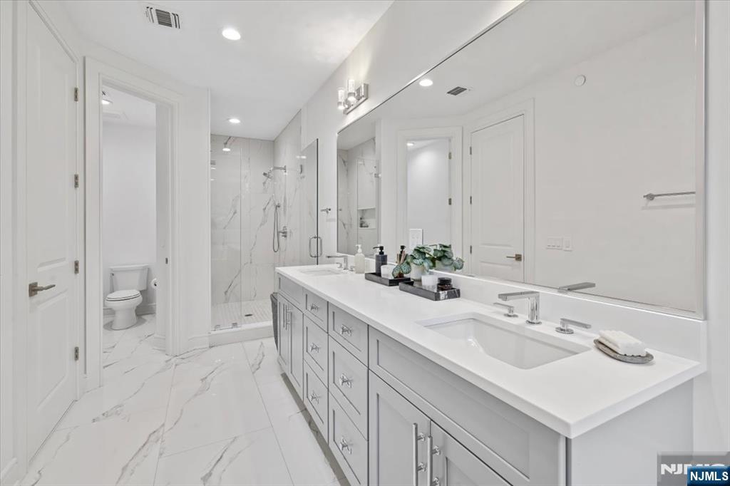 110 Mason Court 2H