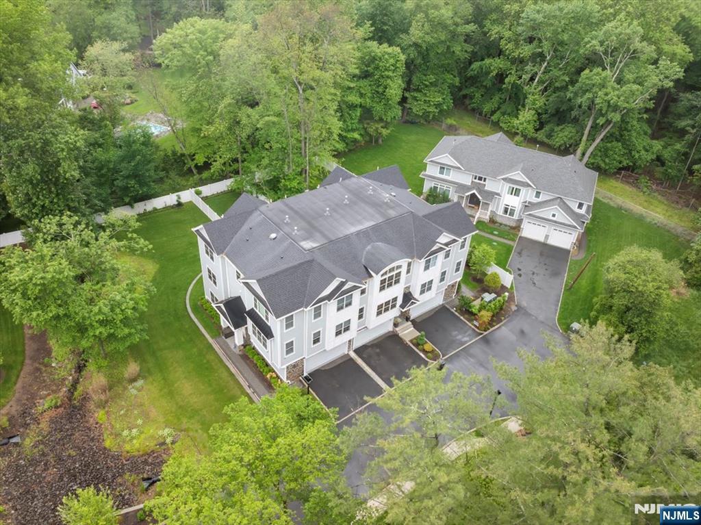 110 Mason Court 2H