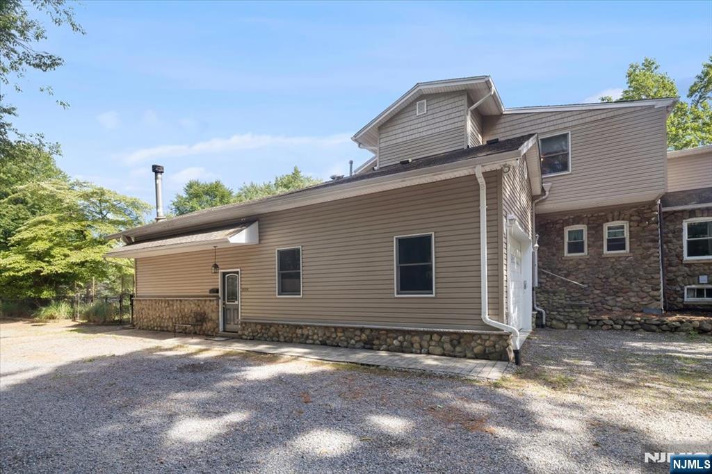 800 Rivervale Road