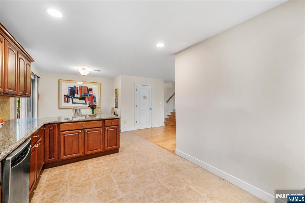 48 Skymark Court