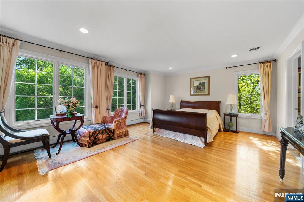 48 Skymark Court