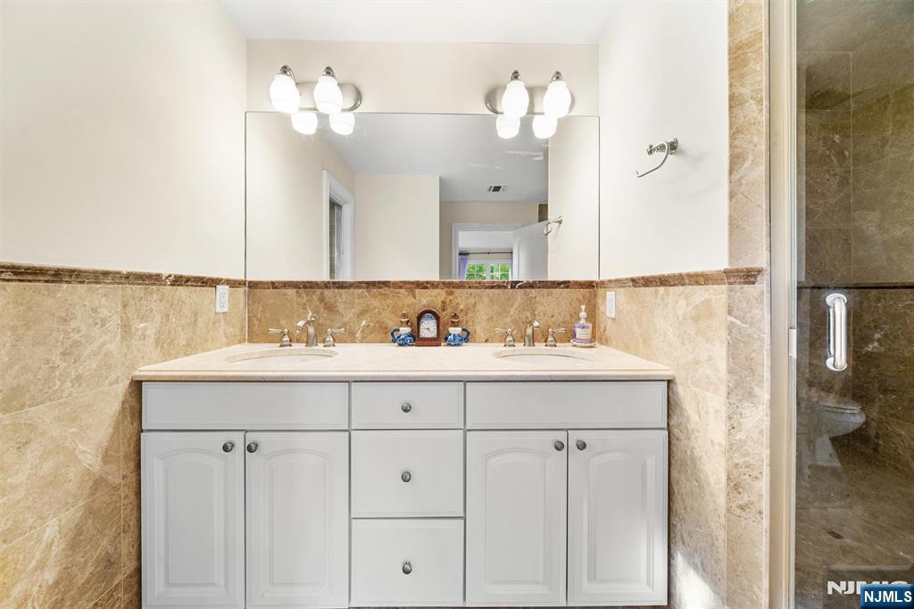 48 Skymark Court