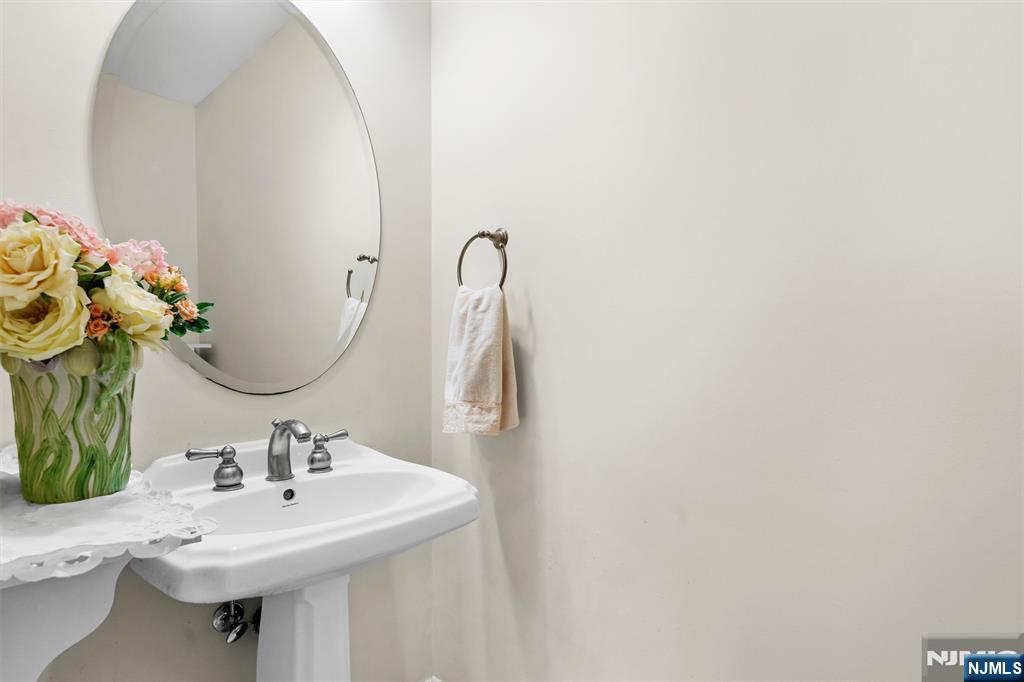 48 Skymark Court