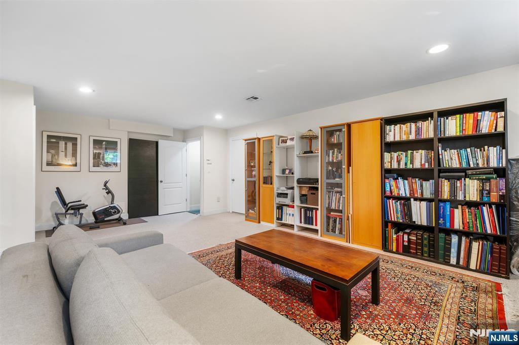 48 Skymark Court