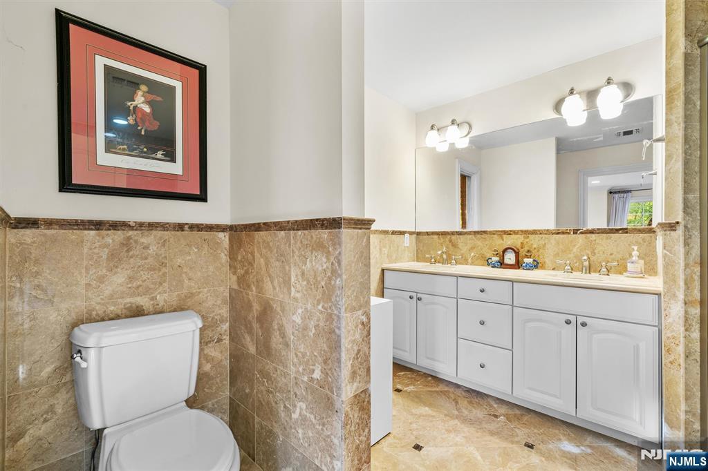 48 Skymark Court