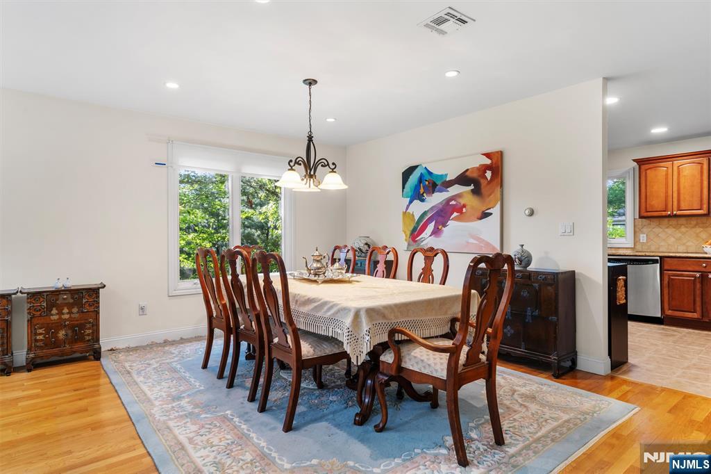 48 Skymark Court