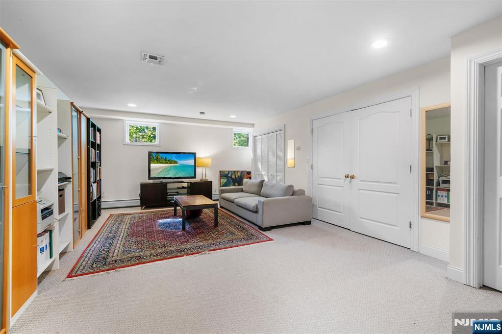 48 Skymark Court