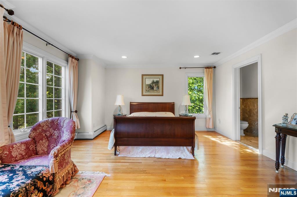48 Skymark Court