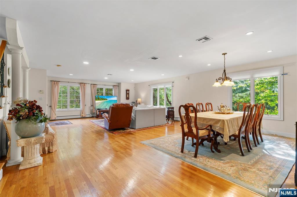 48 Skymark Court
