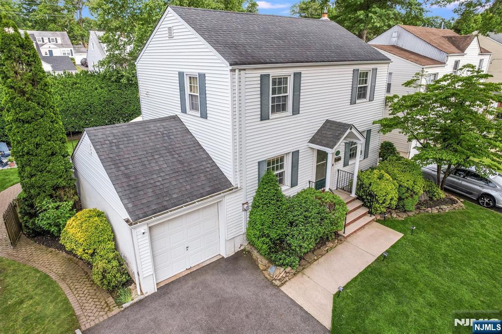 101 Hillcrest Drive