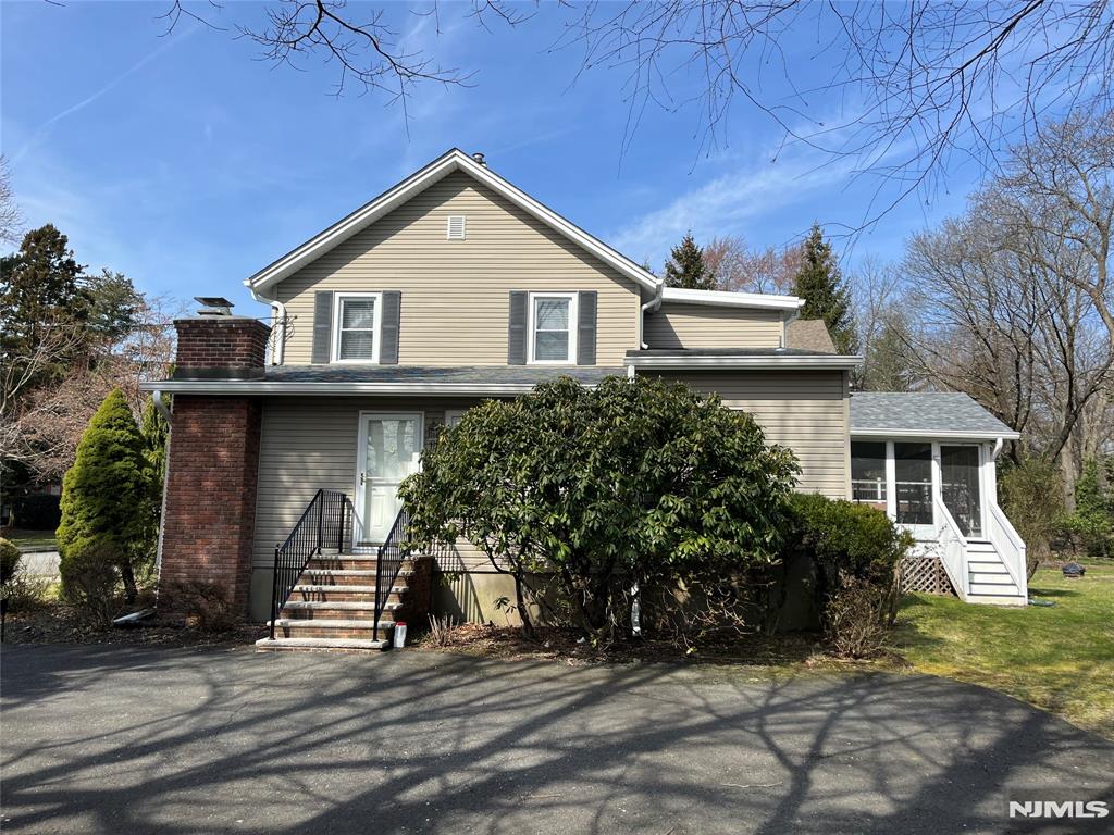 12 W Maple Avenue
