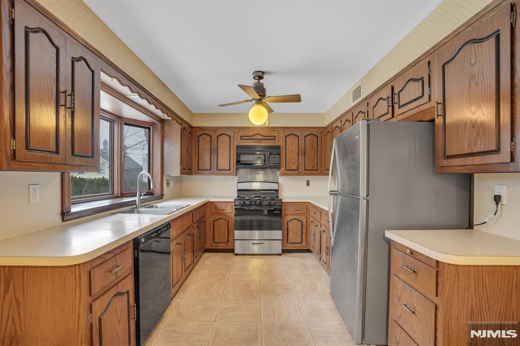 12 W Maple Avenue