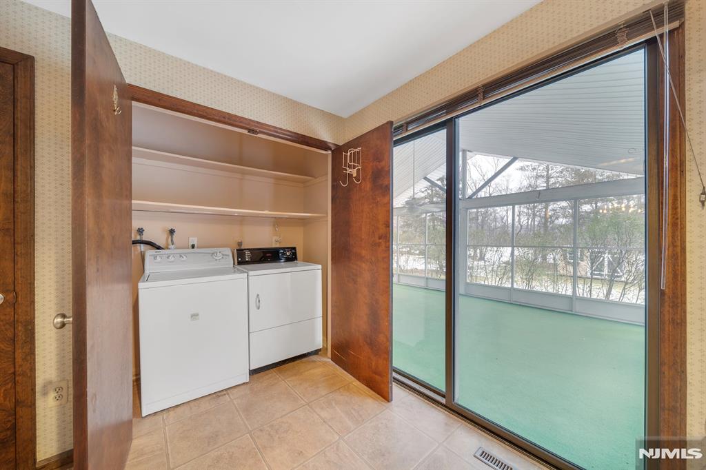 12 W Maple Avenue