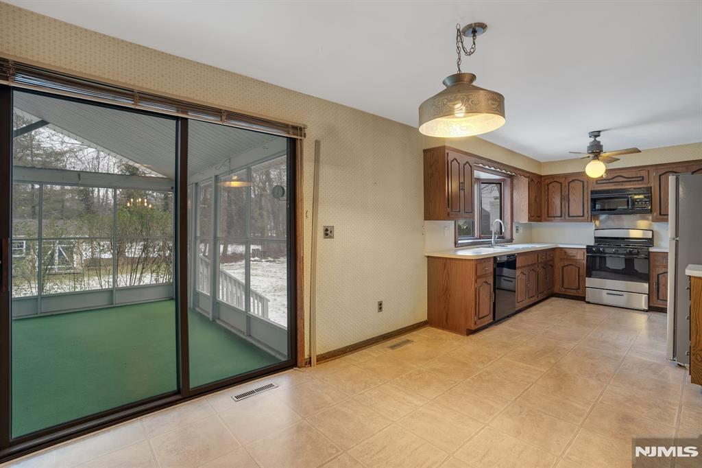 12 W Maple Avenue