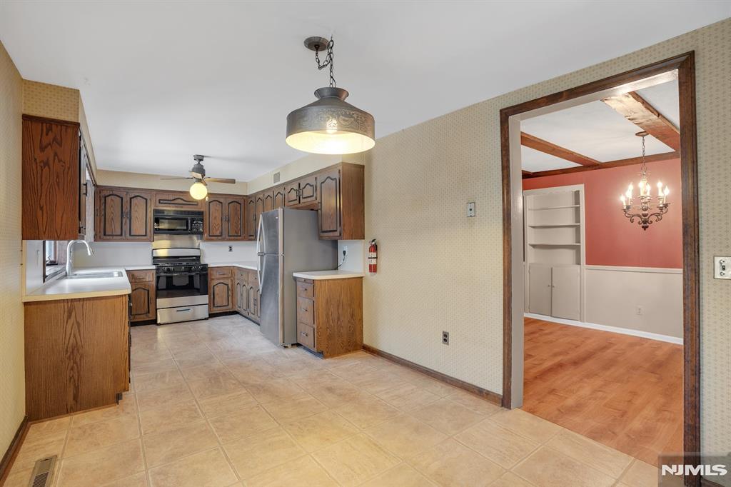 12 W Maple Avenue