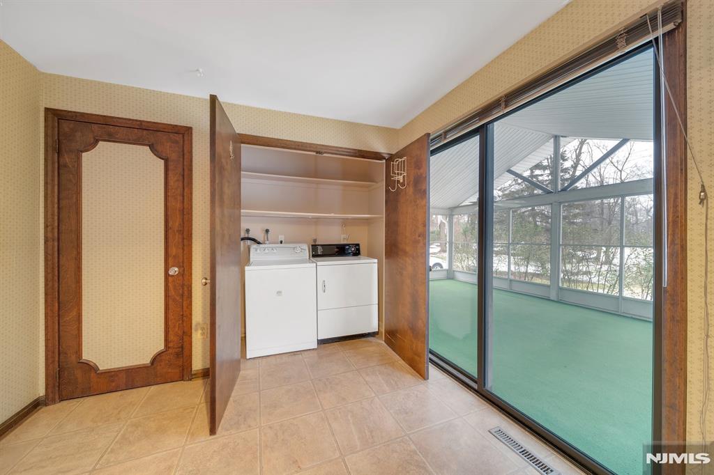12 W Maple Avenue
