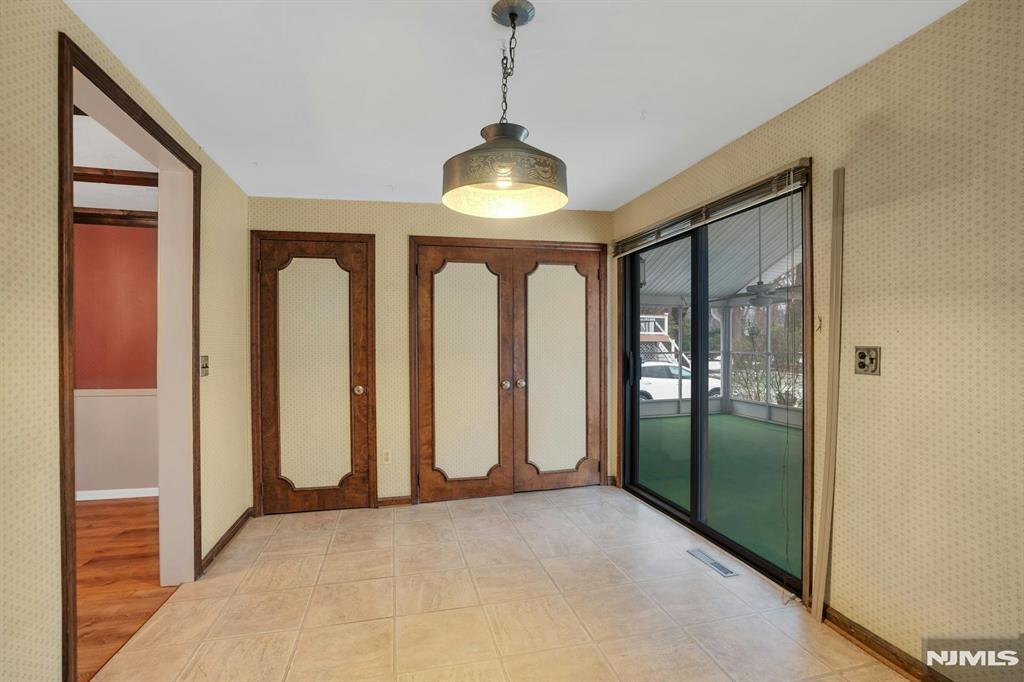 12 W Maple Avenue