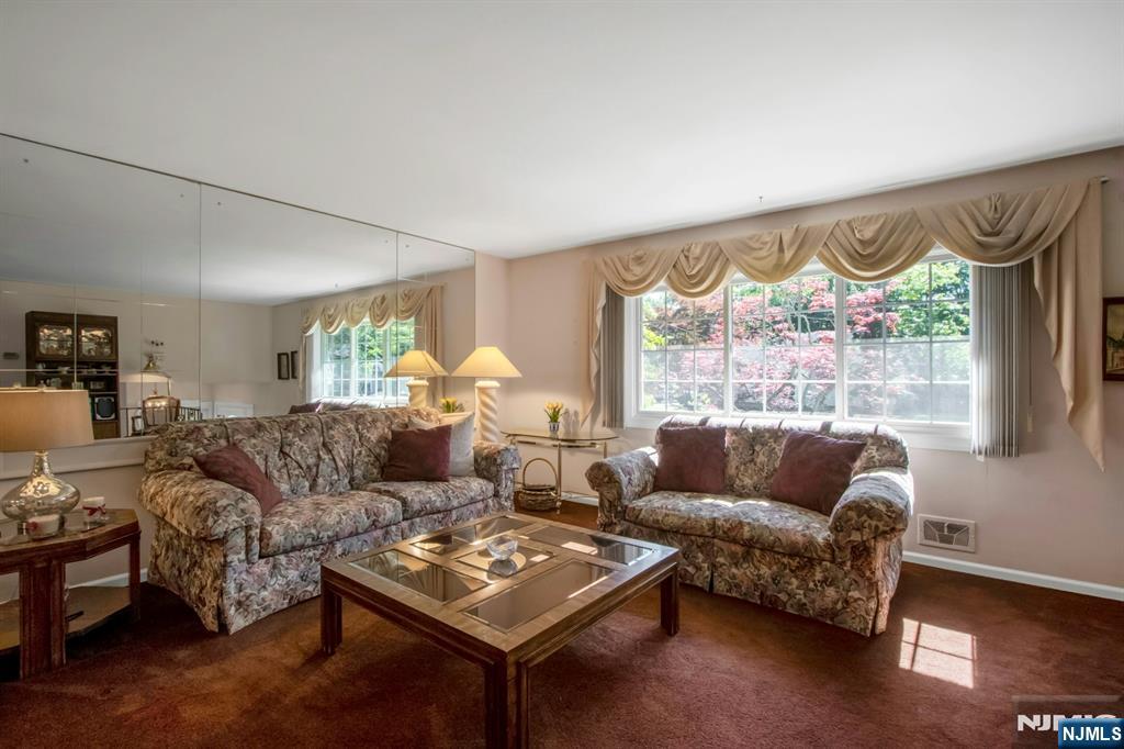 42 Lohs Place