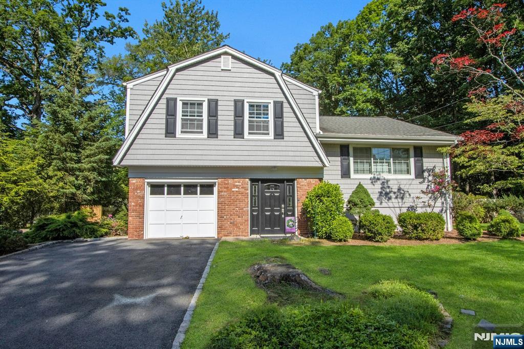42 Lohs Place