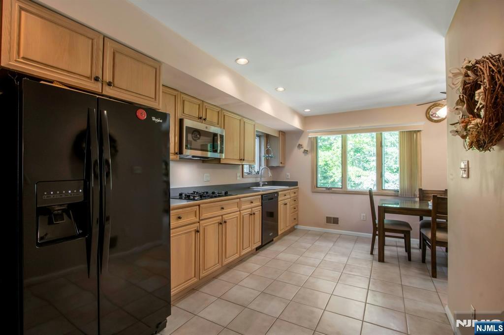 42 Lohs Place
