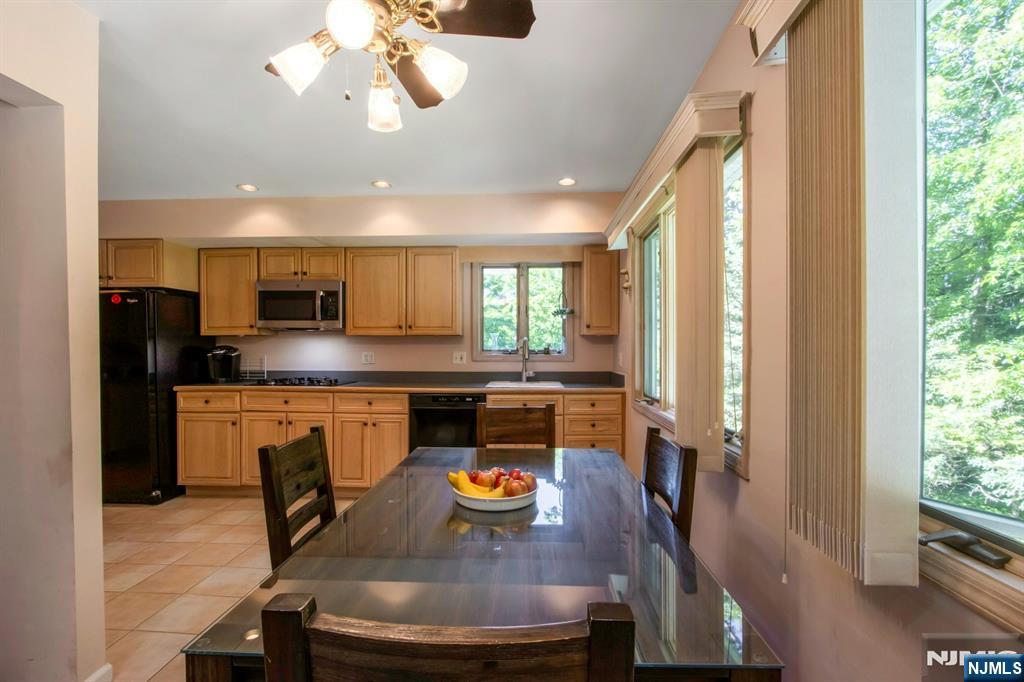 42 Lohs Place
