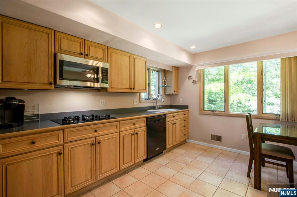 42 Lohs Place